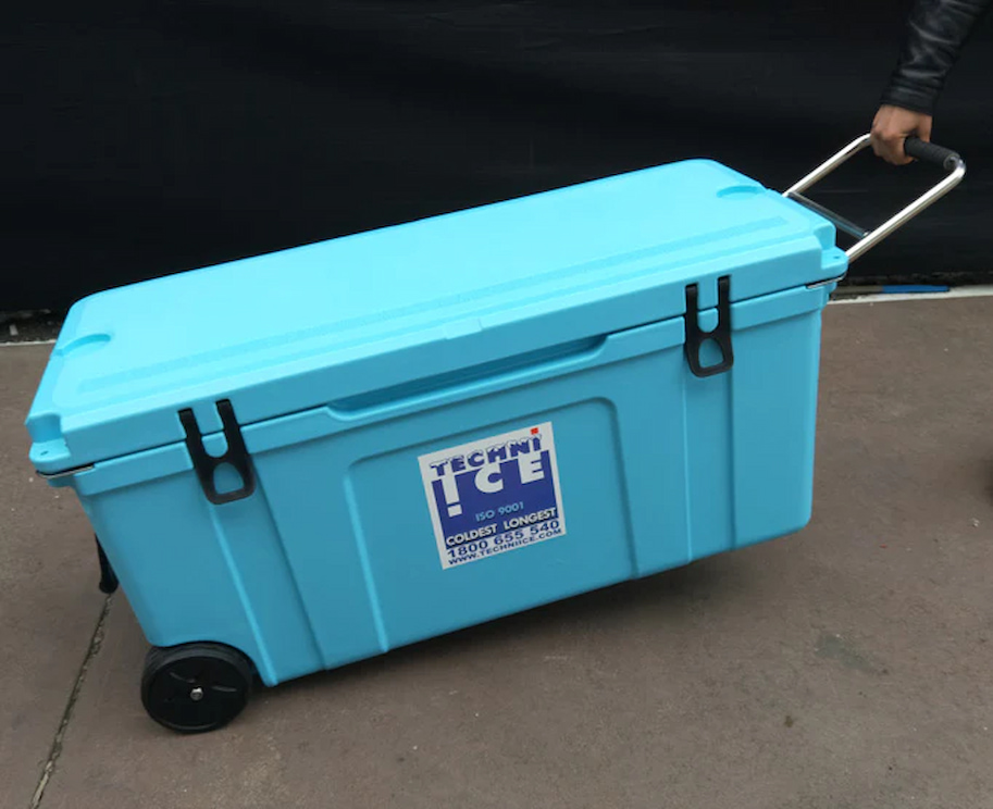 techni ice signature ice box with wheels