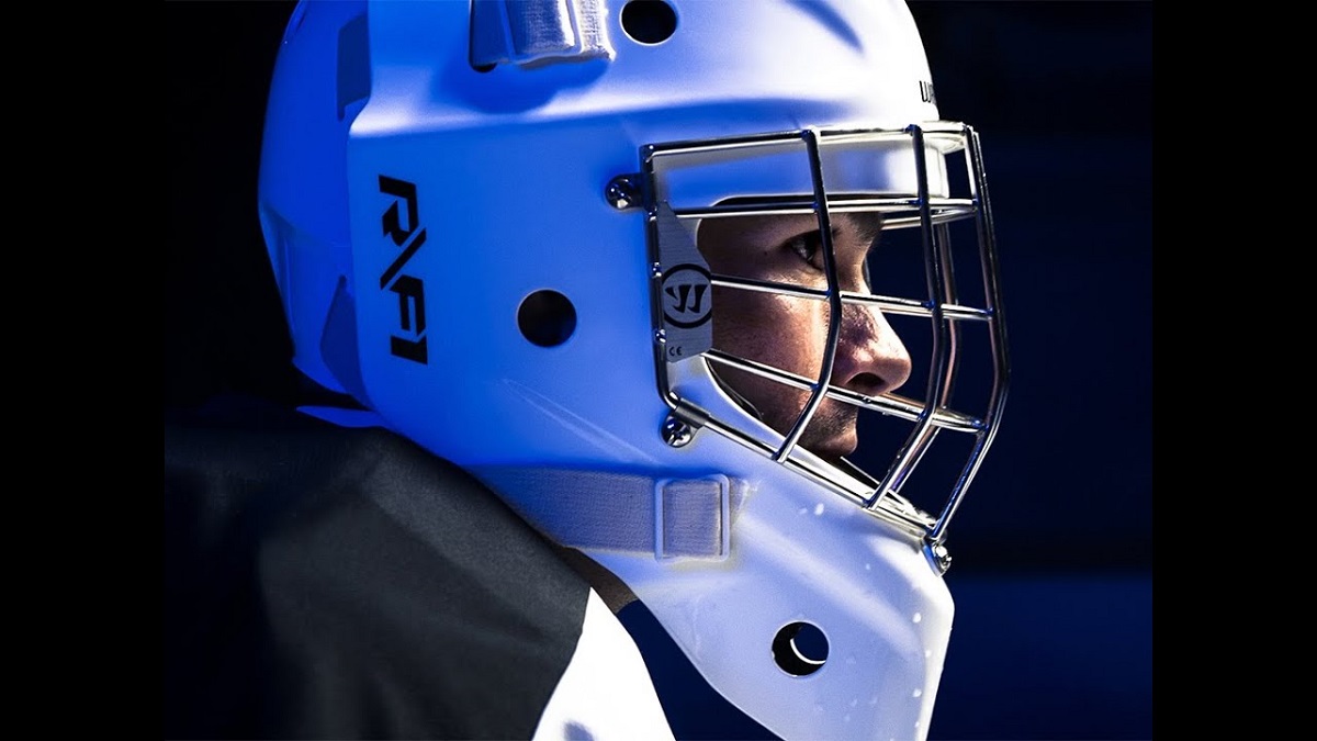 hockey goalie mask from the brand Warrior