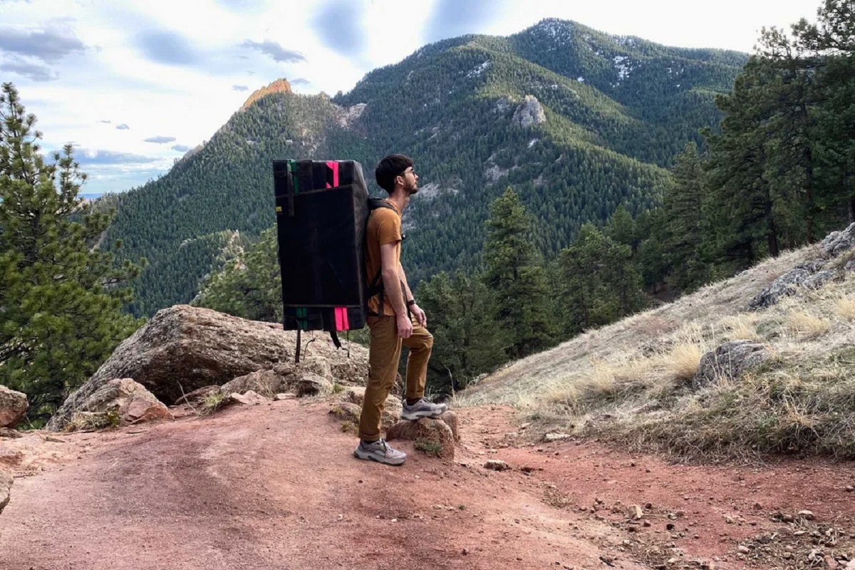 Bouldering crash pad